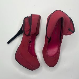 Dollhouse | Pink & Black Flower Pumps